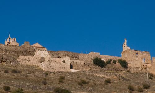 Castillo de Bobadilla de Moya y recinto amurallado (Moya): Llave de reinos